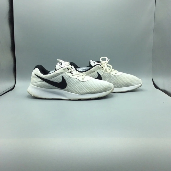 White Nike Tanjun Men’s  12 Sneakers Shoes - Picture 3 of 8